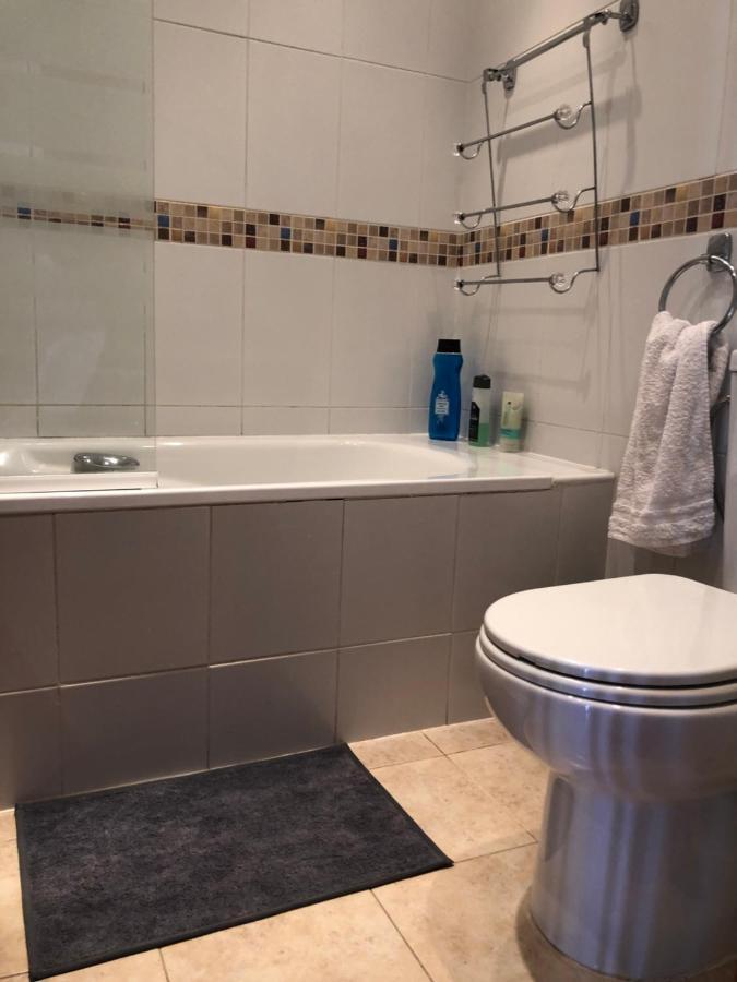 Charming 2 Bed Apartment Next To Cabopino Beach, Spain Marbella Ngoại thất bức ảnh