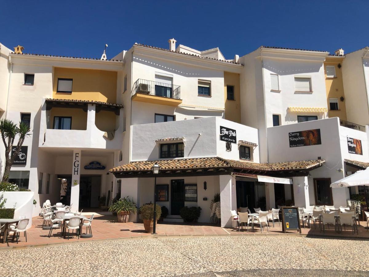 Charming 2 Bed Apartment Next To Cabopino Beach, Spain Marbella Ngoại thất bức ảnh
